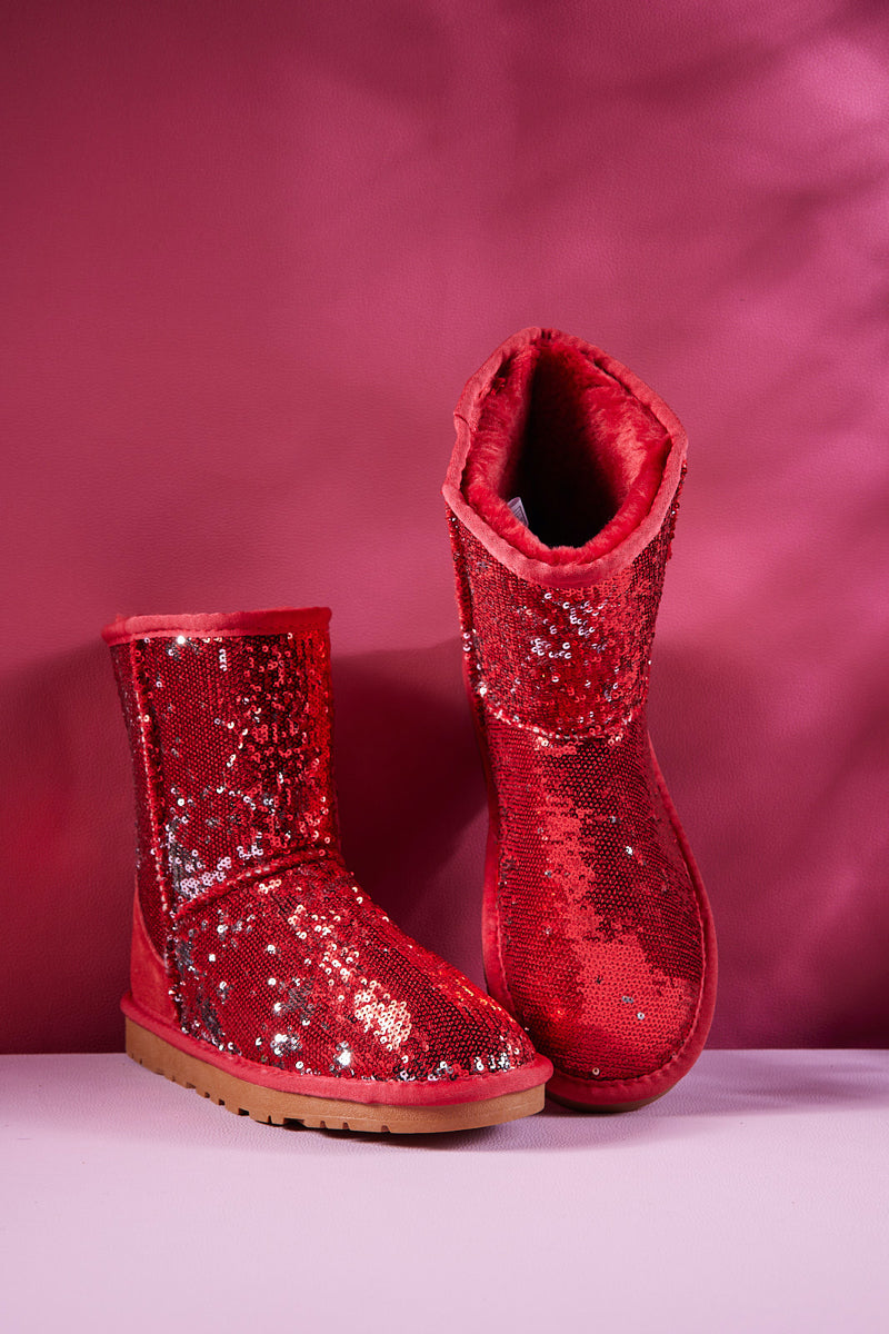 Effortlessly Elegant Boots with a Timeless Design