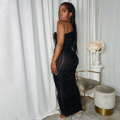 Well Tailored Dress with a Graceful Silhouette