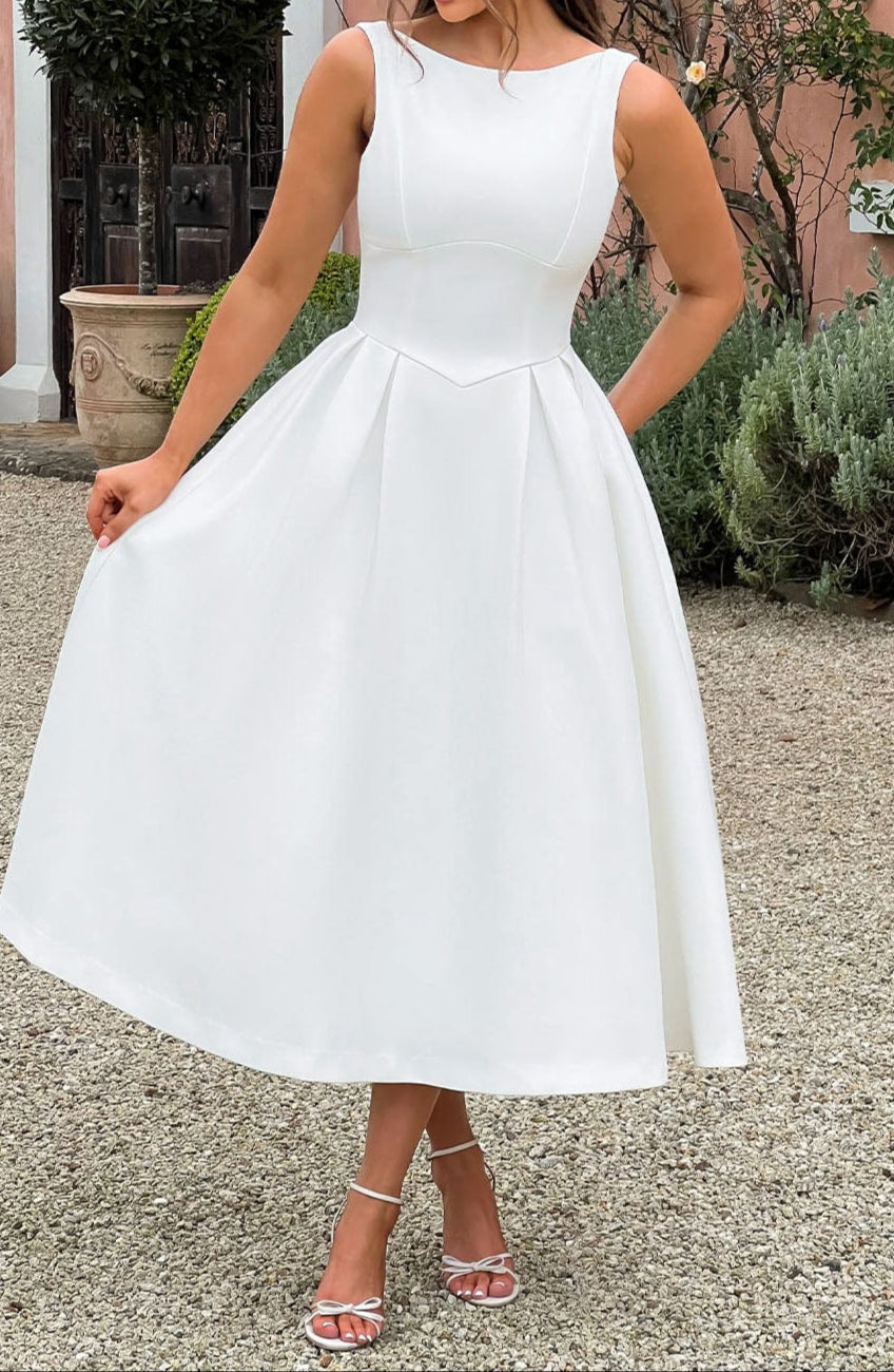 Gracefully Styled Dress for Any Occasion