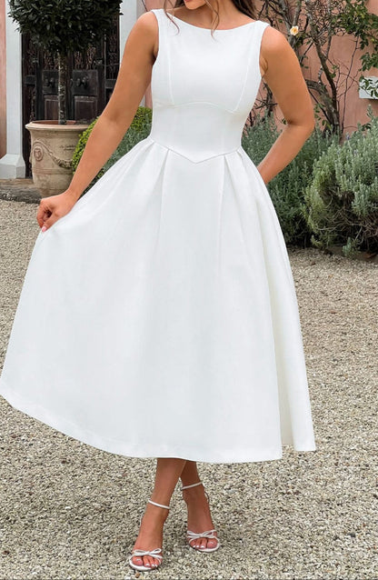 Gracefully Styled Dress for Any Occasion
