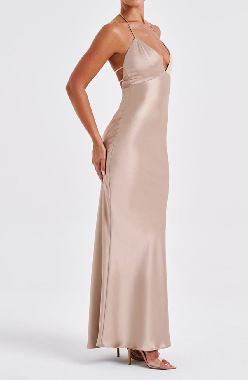 Gracefully Styled Dress for Any Occasion