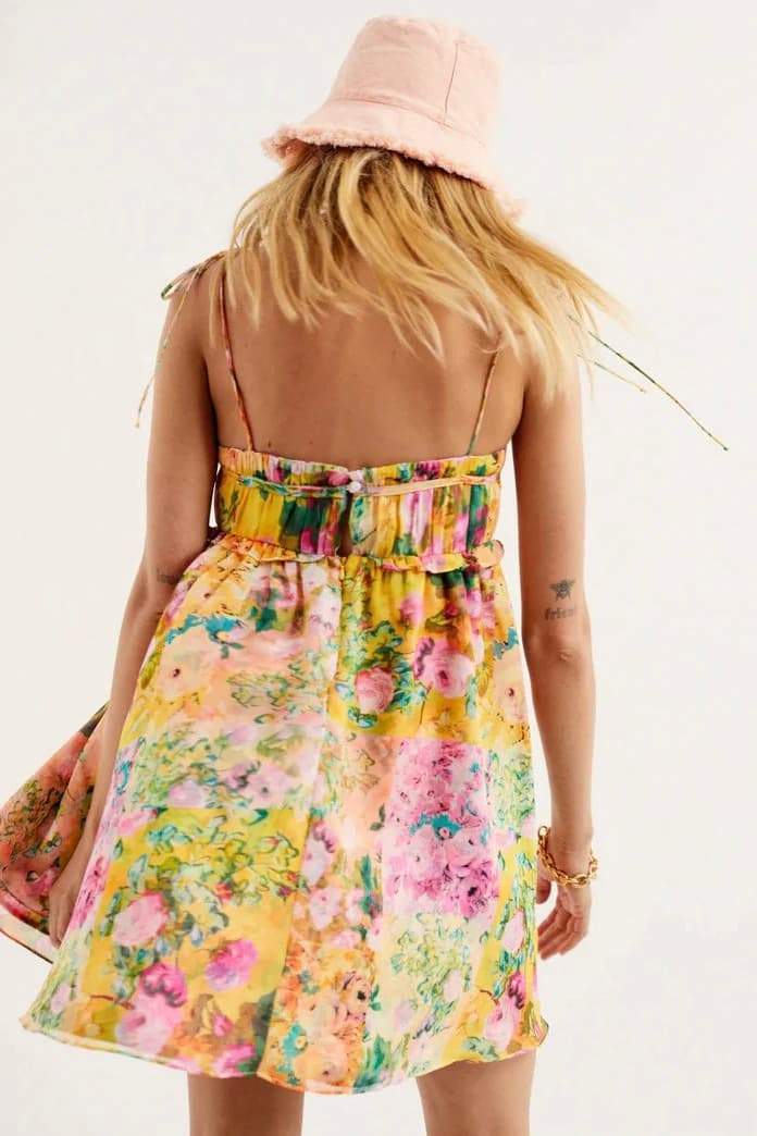 Beautifully Crafted Dress in a Classic Style