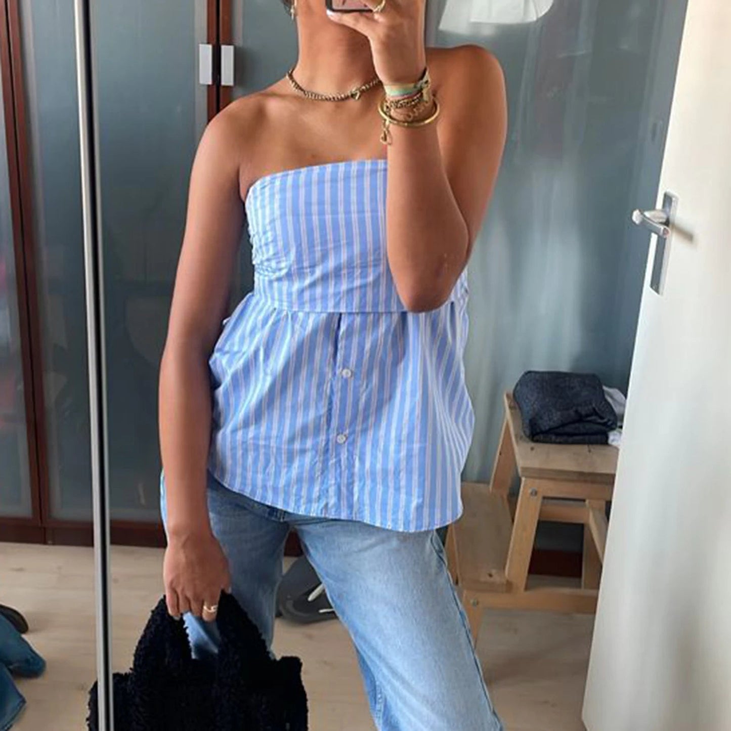 Effortlessly Elegant Blouse with a Timeless Design