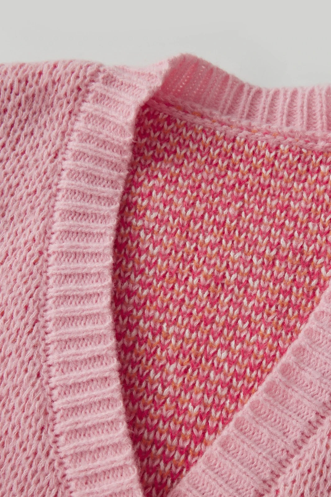 Effortlessly Elegant Cardigan with a Timeless Design