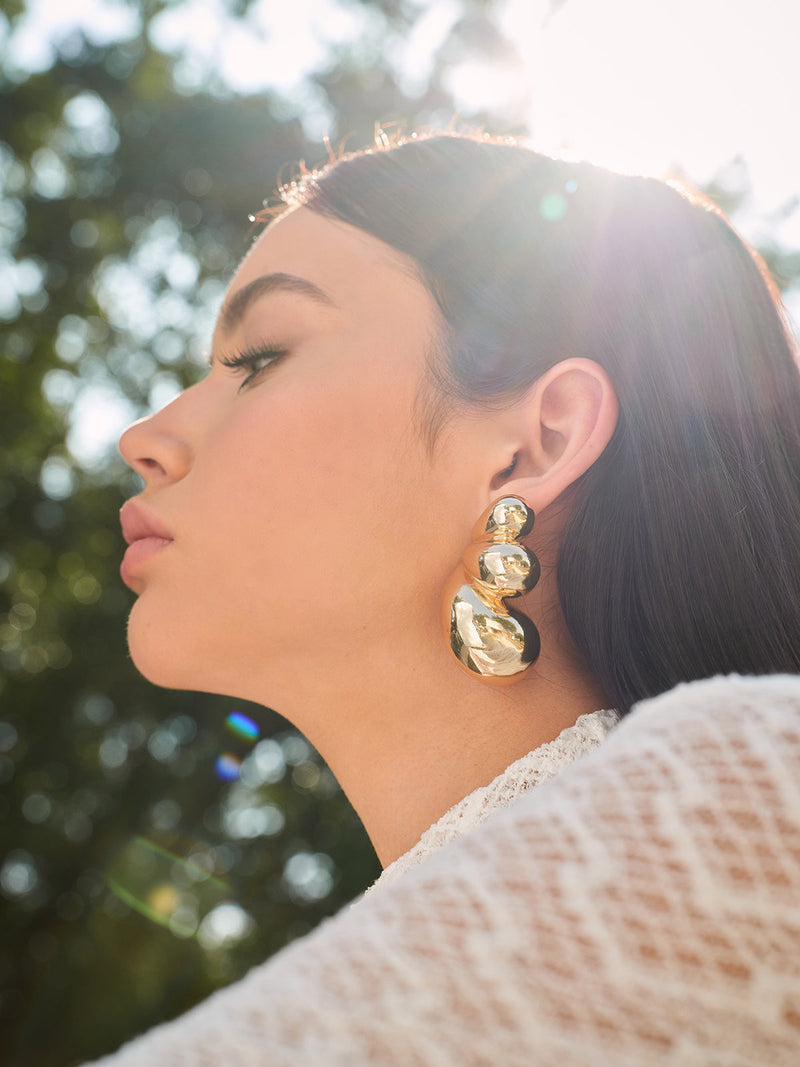 Beautifully Finished Garment in a Timeless Design
