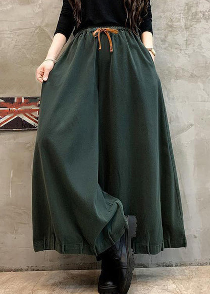 Effortlessly Elegant Pants with a Timeless Design