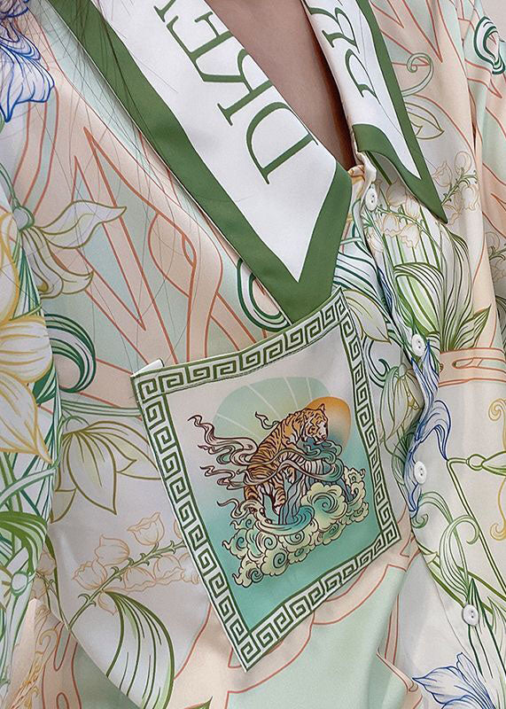 Effortlessly Elegant Garment with a Timeless Design