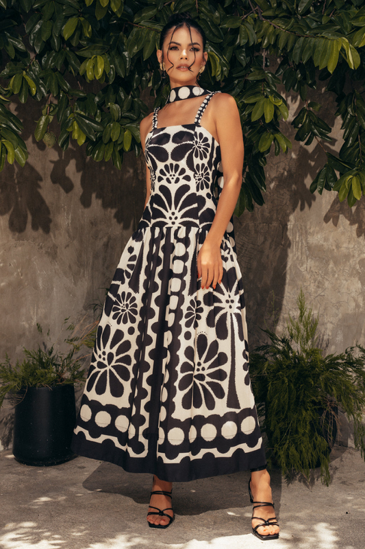 Beautifully Crafted Dress in a Classic Style