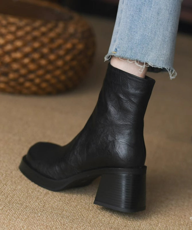 Well Tailored Boots with a Graceful Silhouette