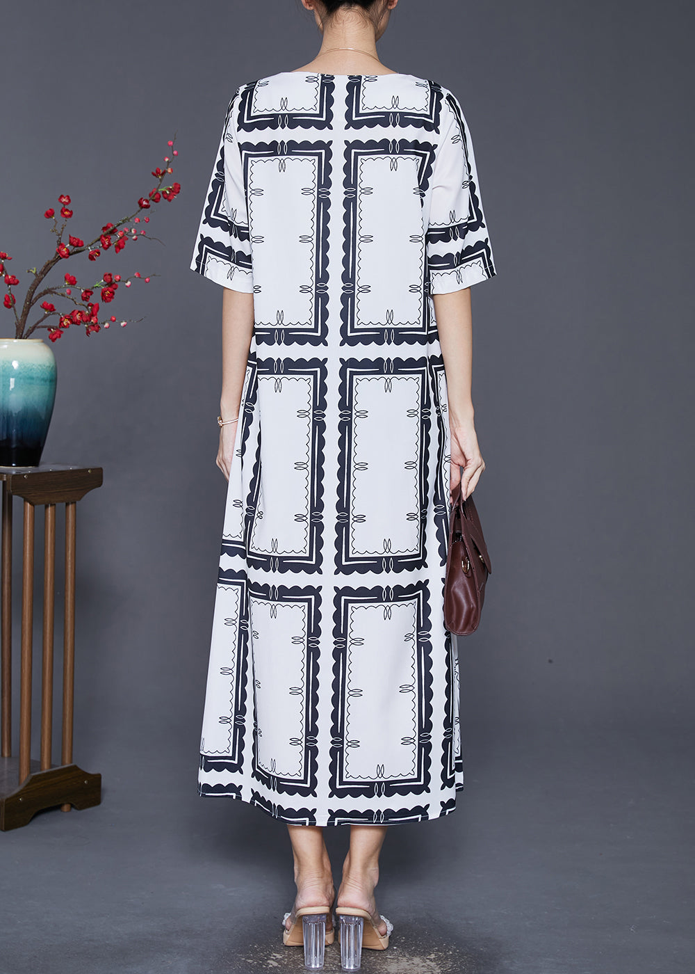 Gracefully Styled Dress for Any Occasion