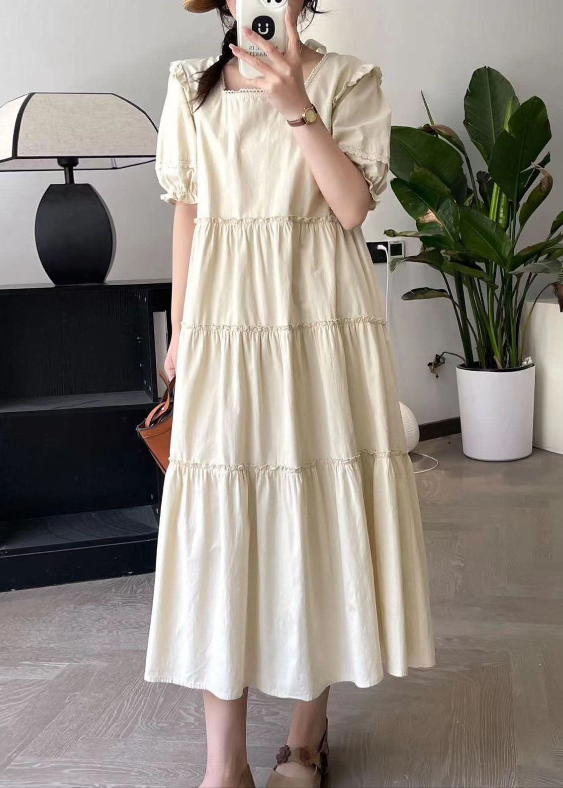 Beautifully Finished Dress in a Timeless Design