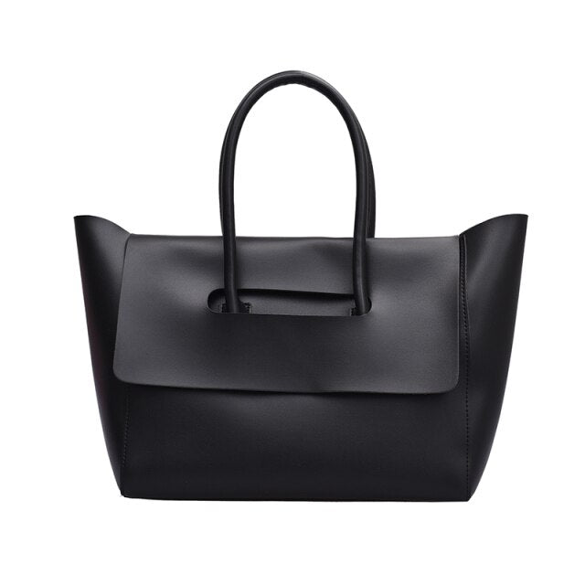 Well Tailored Bag with a Graceful Silhouette