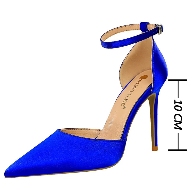 Well Tailored Heels with a Graceful Silhouette