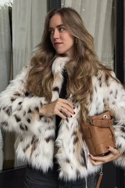 Gracefully Styled Jacket for Any Occasion