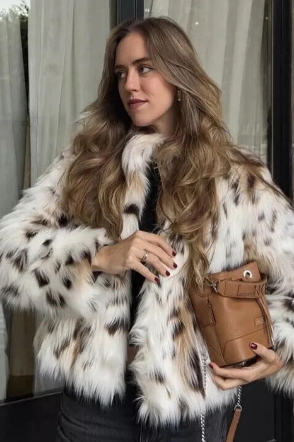 Gracefully Styled Jacket for Any Occasion