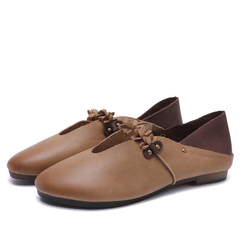 Effortlessly Elegant Shoes with a Timeless Design