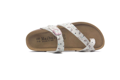 Effortlessly Elegant Sandals with a Timeless Design