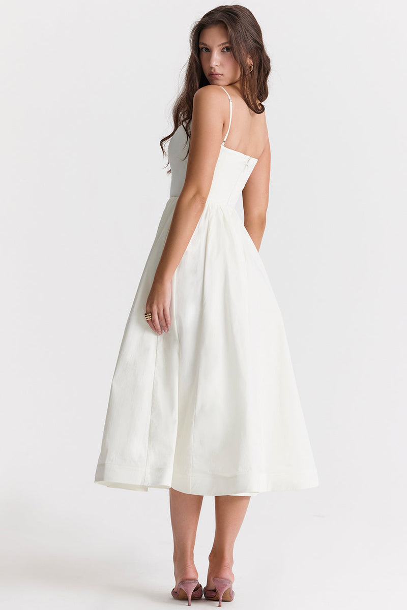 Effortlessly Elegant Dress with a Timeless Design