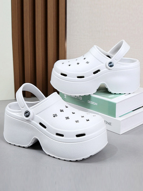 Effortlessly Elegant Sandals with a Timeless Design