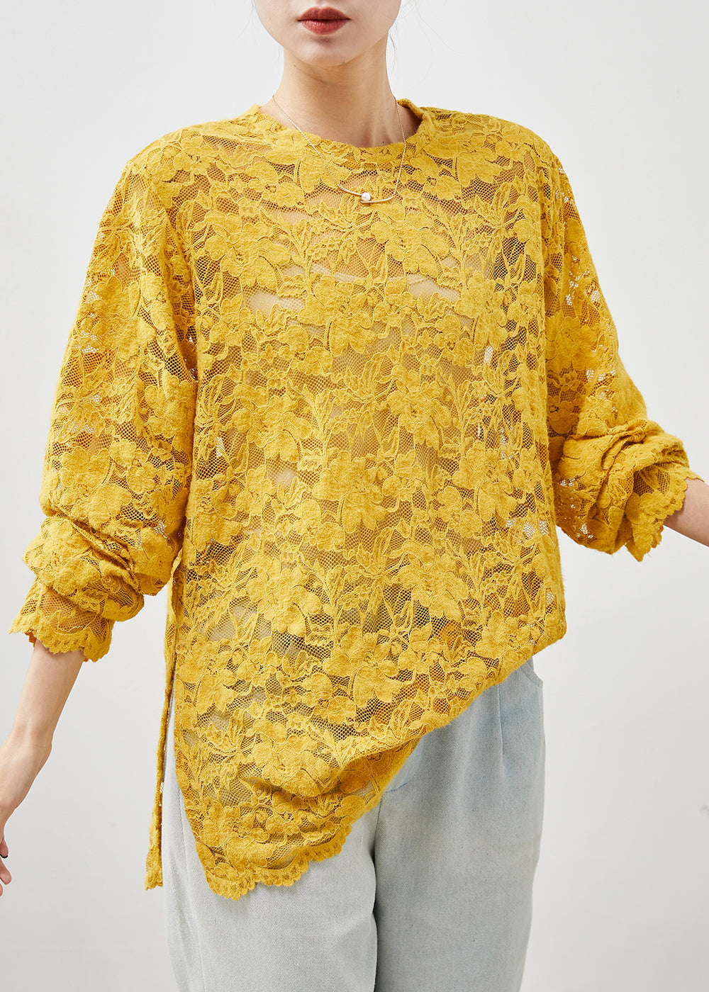 Well Tailored Top with a Graceful Silhouette