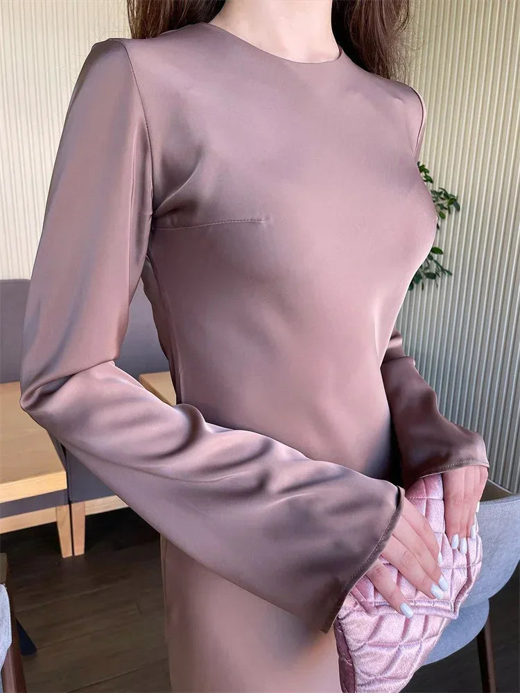 Gracefully Styled Dress for Any Occasion