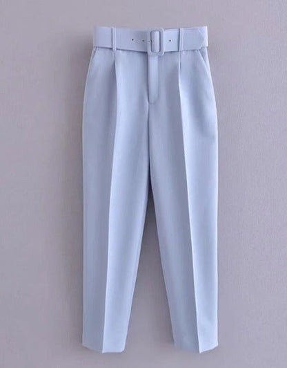 Classic Vintage Pants with a Flattering Fit