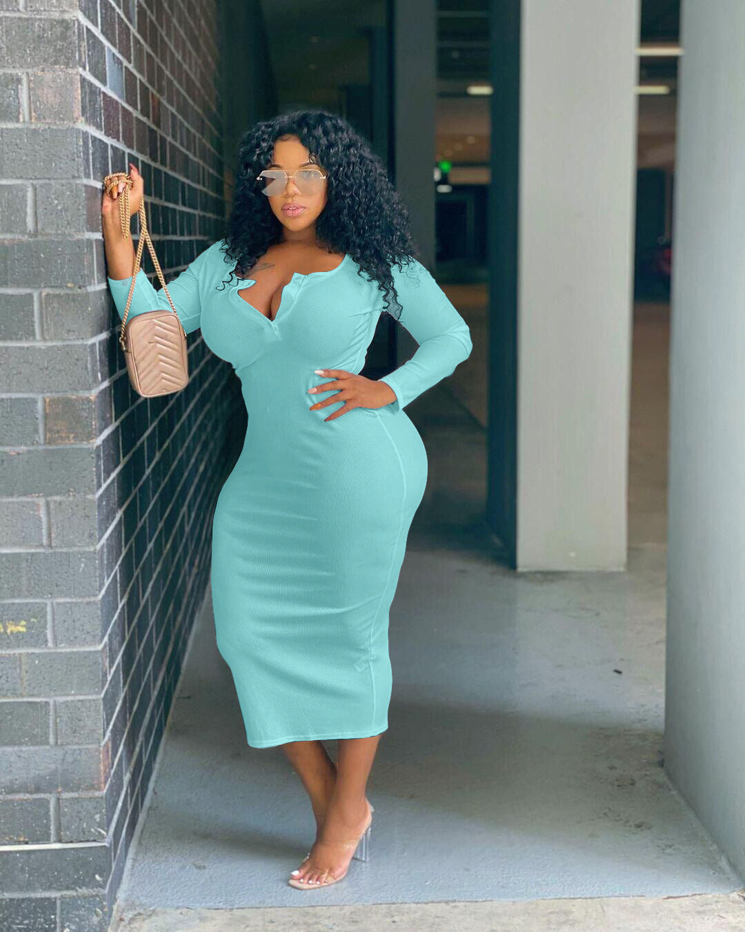 Gracefully Styled Dress for Any Occasion