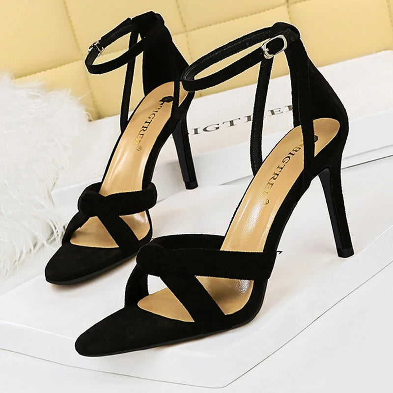 Classic Vintage & Enduringly Stylish Sandals