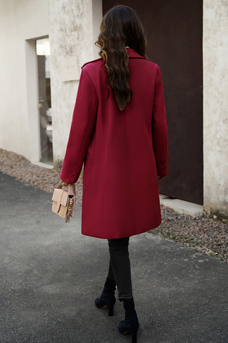Well Tailored Coat with a Graceful Silhouette