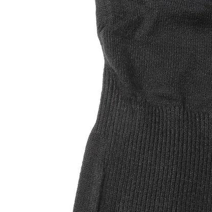 Well Tailored Sweater with a Graceful Silhouette