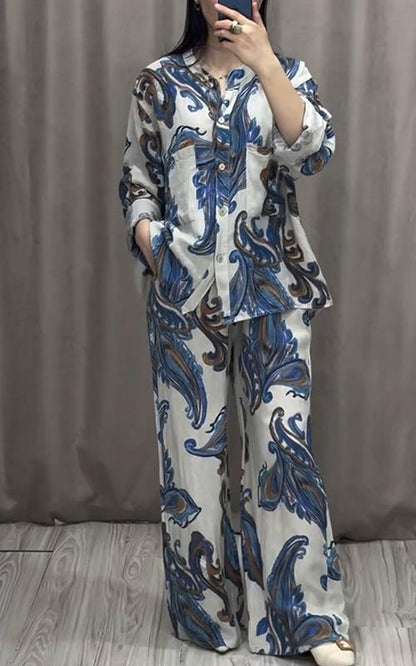 Effortlessly Elegant Garment with a Timeless Design