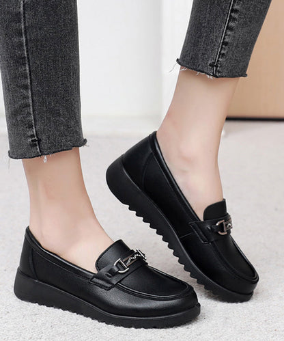 Well Tailored Shoes with a Graceful Silhouette