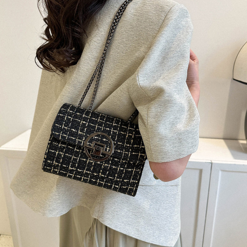 Beautifully Finished Bag in a Timeless Design