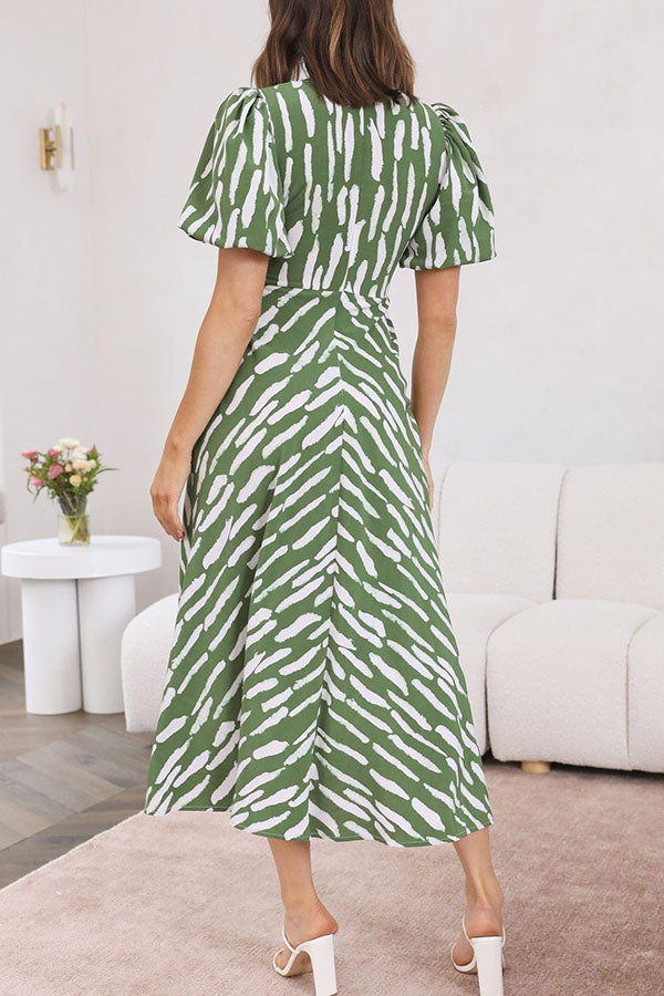 Gracefully Styled Dress for Any Occasion