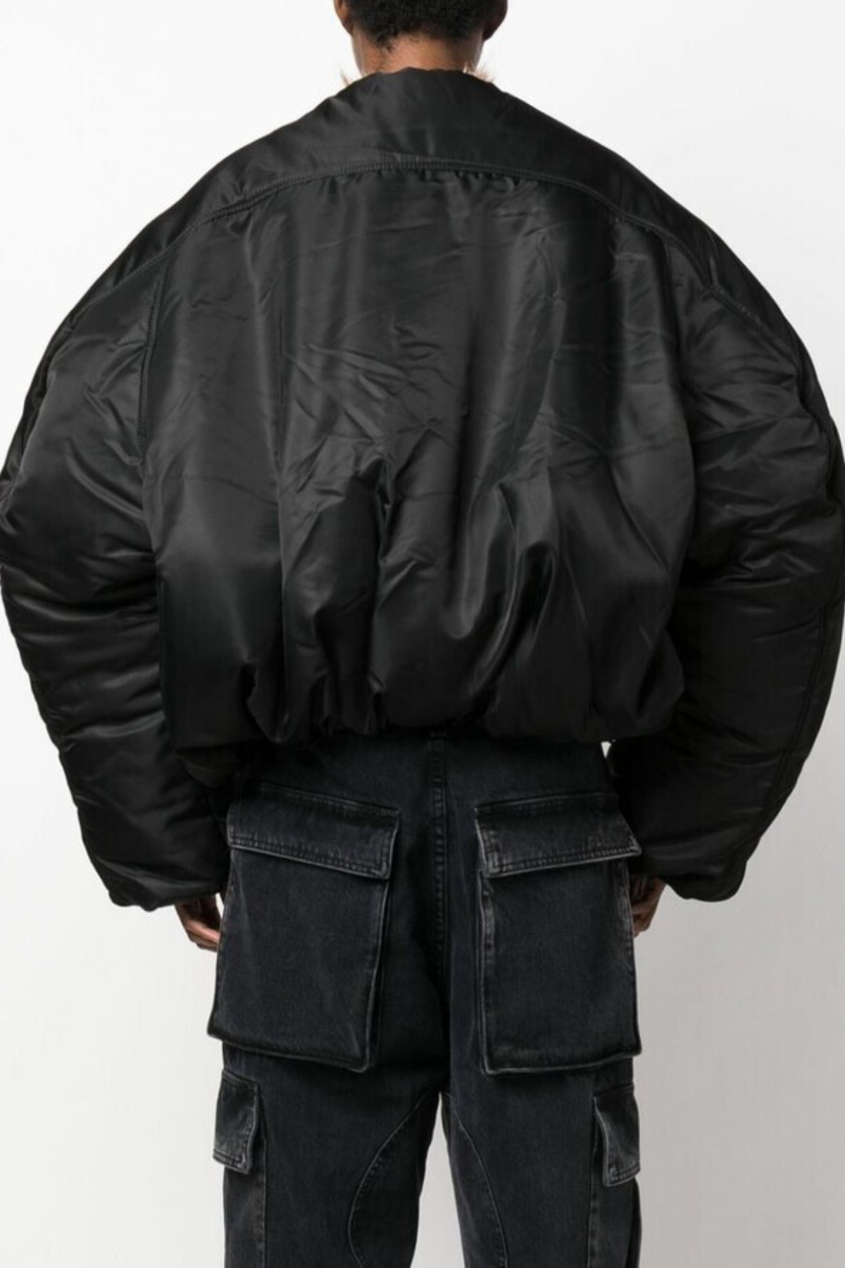 Effortlessly Elegant Jacket with a Timeless Design