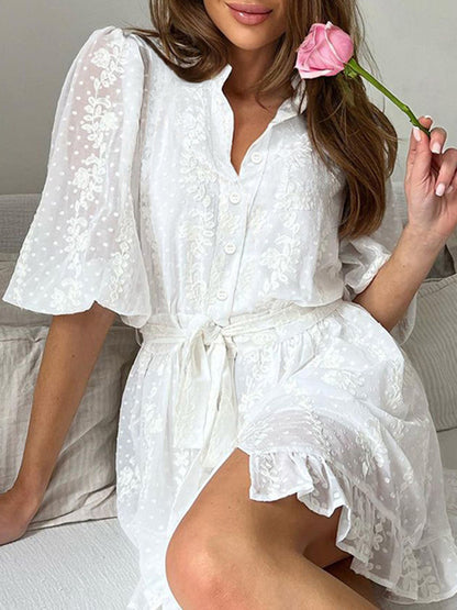 Effortlessly Elegant Dress with a Timeless Design
