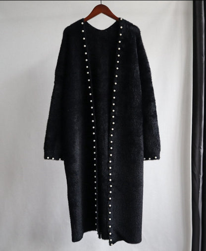 Well Tailored Cardigan with a Graceful Silhouette