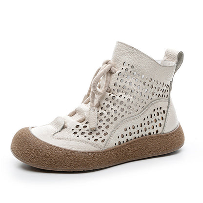 Well Tailored Boots with a Graceful Silhouette