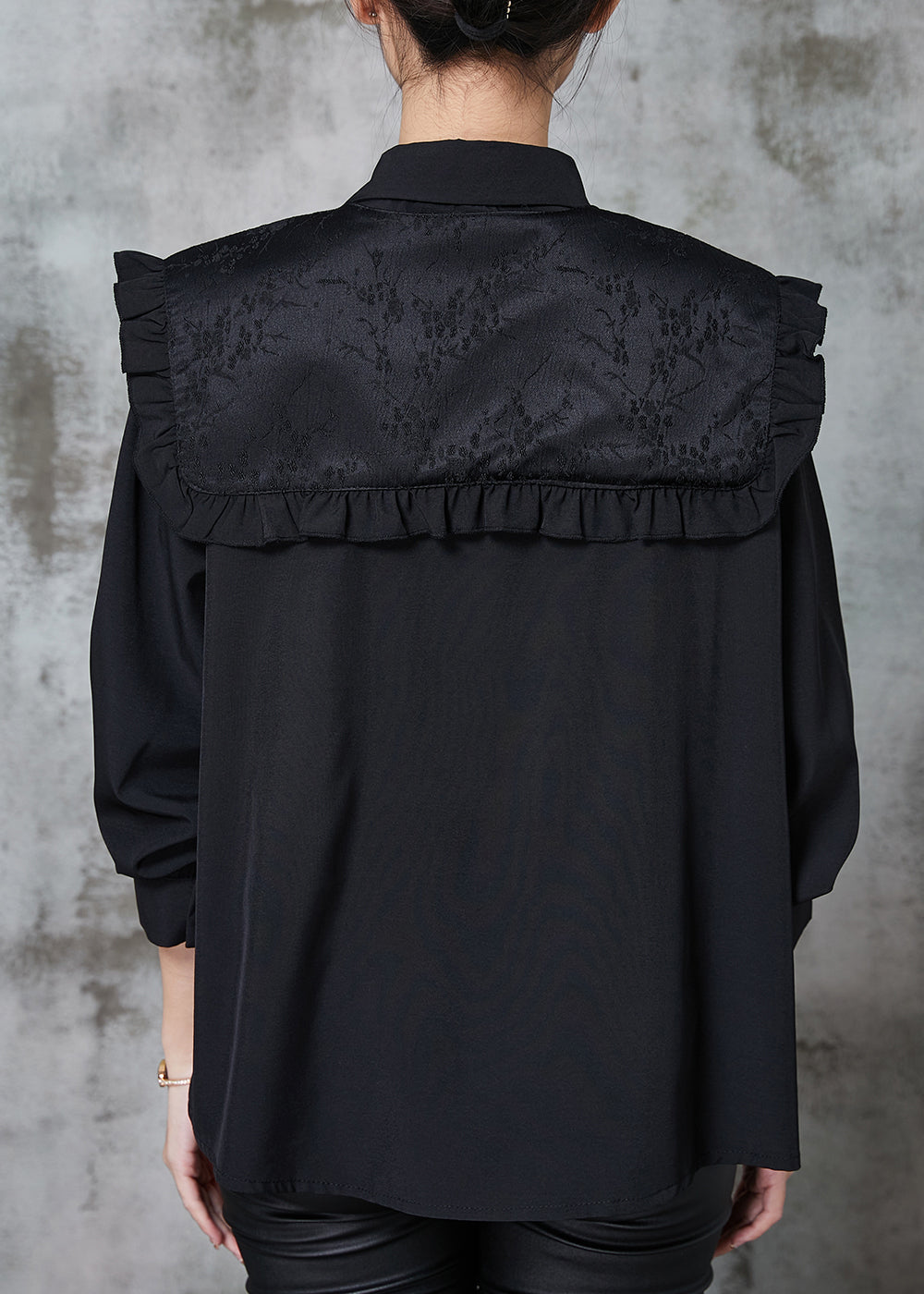 Effortlessly Elegant Shirt with a Timeless Design