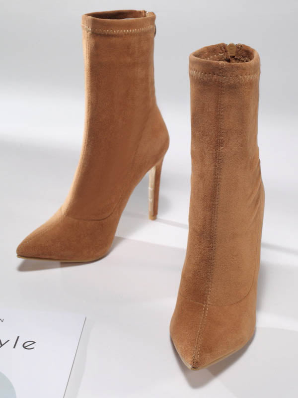 Beautifully Finished Boots in a Timeless Design