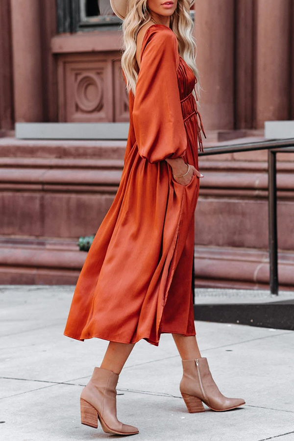 Beautifully Finished Dress in a Timeless Design