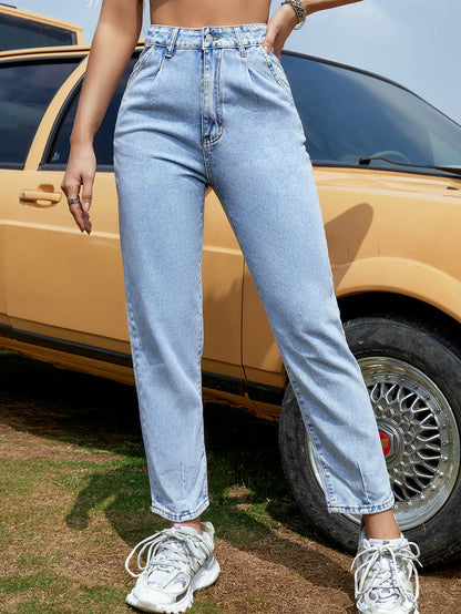 Well Tailored Trousers with a Graceful Silhouette