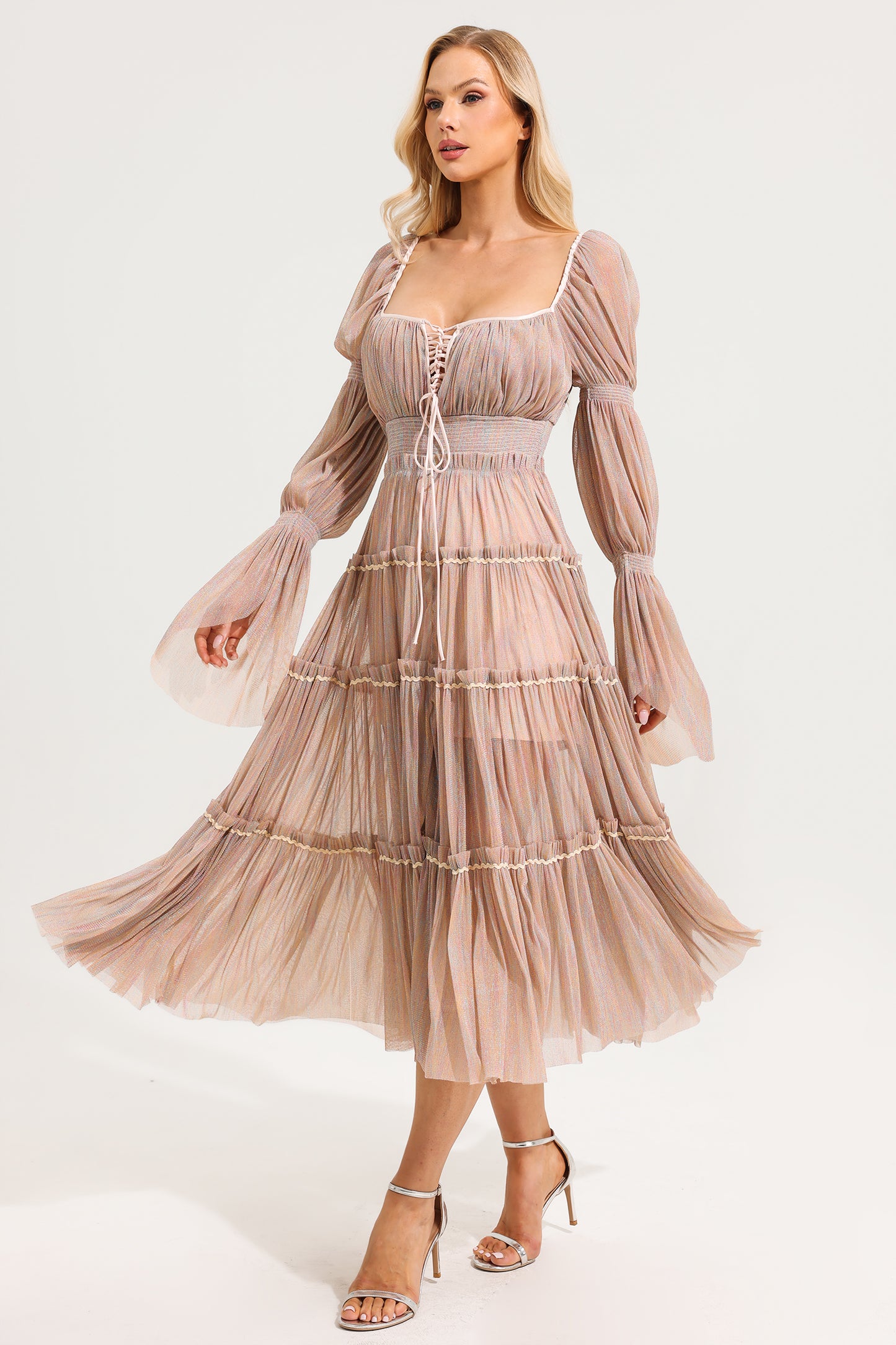 Beautifully Finished Dress in a Timeless Design