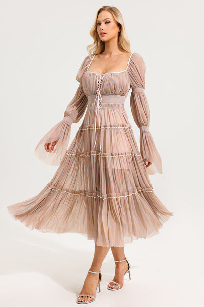 Beautifully Finished Dress in a Timeless Design