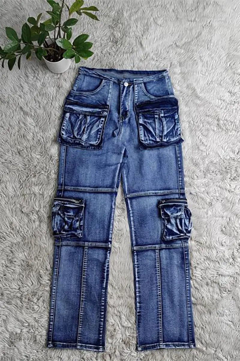 Effortlessly Elegant Pants with a Timeless Design