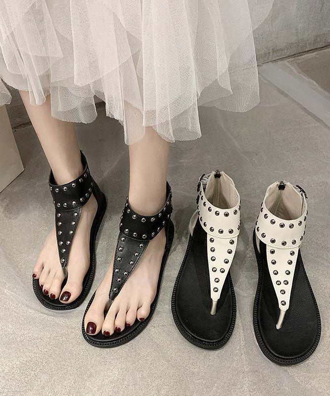 Effortlessly Elegant Sandals with a Timeless Design