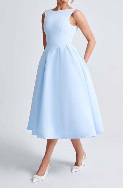 Effortlessly Elegant Dress with a Timeless Design