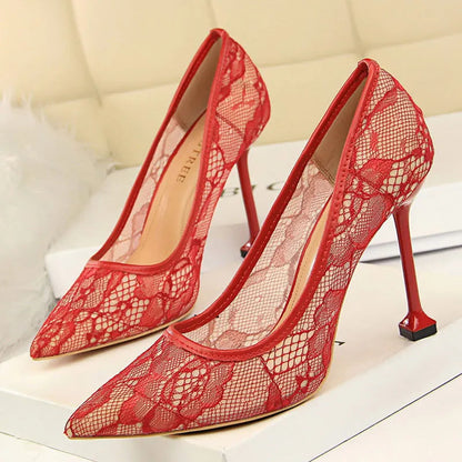 Classic Vintage Heels with a Flattering Fit
