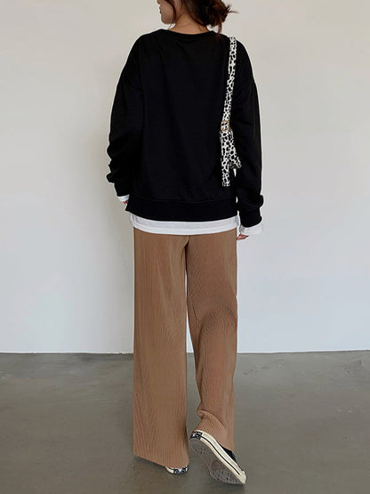 Effortlessly Elegant Pants with a Timeless Design