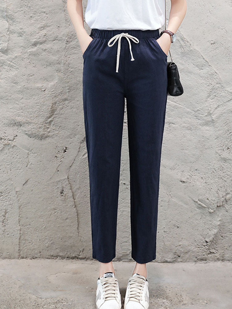 Elegantly Styled Trousers for Everyday Wear